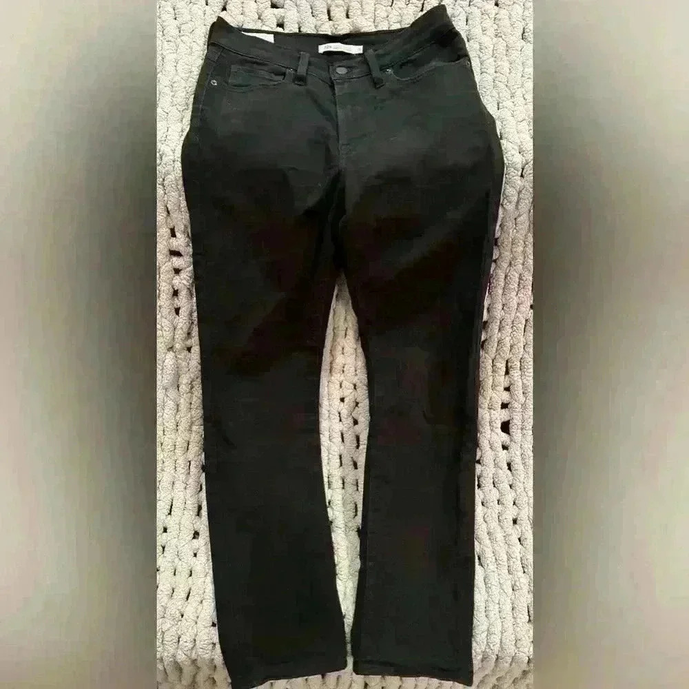 Levi’s Premium 724 High Rise Straight Black Jeans - Picture 6 of 7